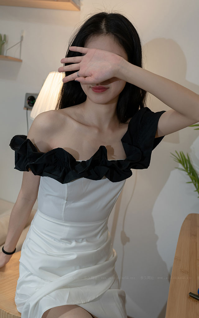 A026-一字肩抹胸