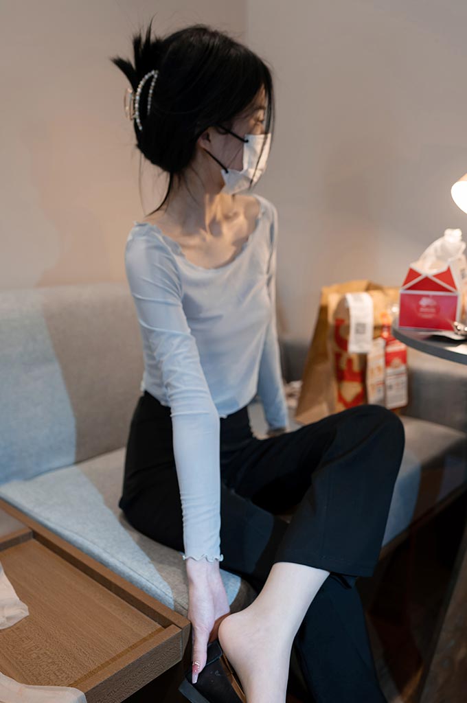 A116-露肩一字杉