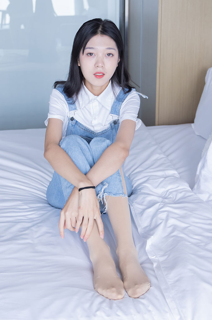 W008-背带裤厚肉丝