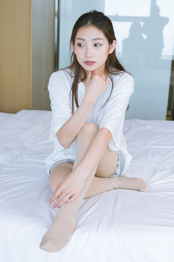 W051-板鞋、厚肉丝、裸足