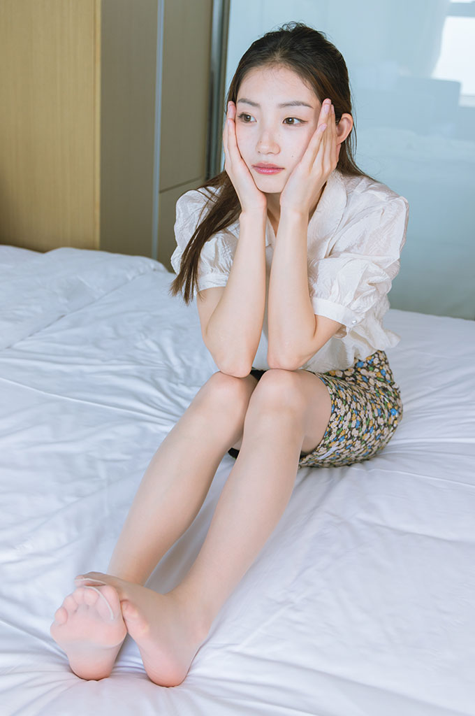 W065-三双高跟鞋、碎花裙、肉丝、裸足