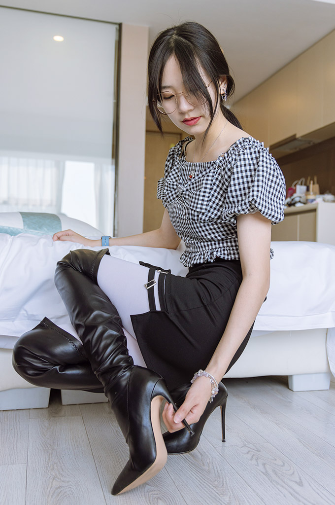 W084-长靴、高跟鞋、厚白丝