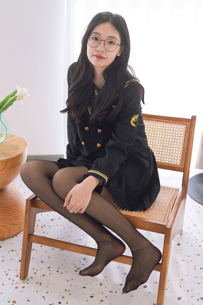 W148-皮鞋、黑丝大腿袜（脚尖透明款）、裸足