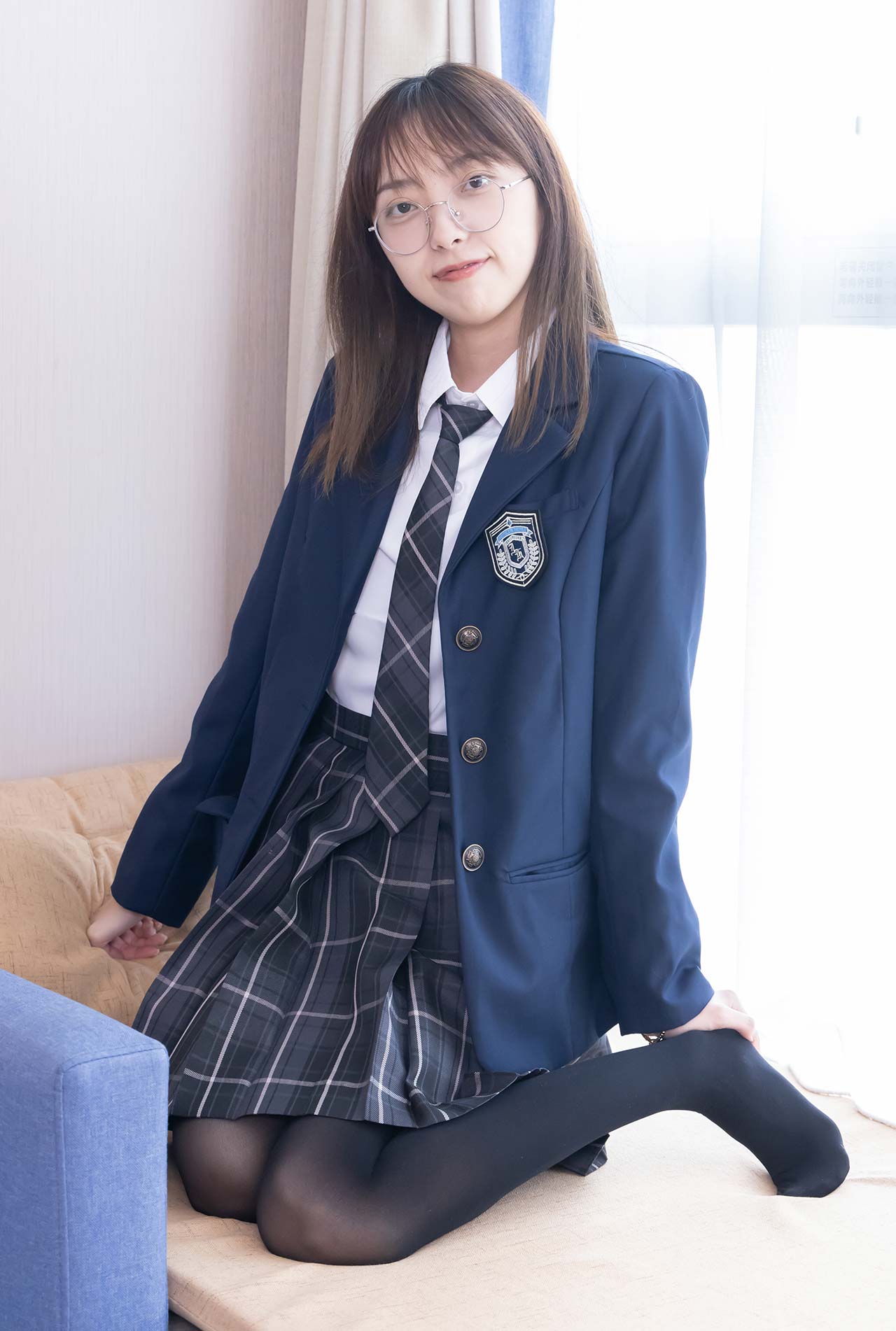 W164-皮鞋、厚黑丝、jk制服