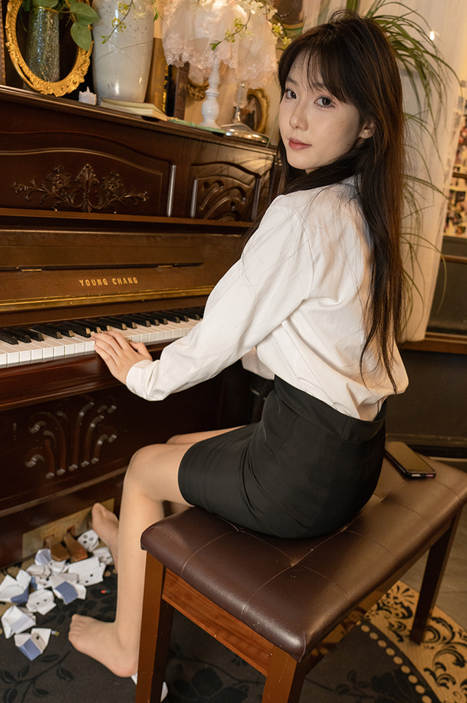 W170-高跟鞋、拖鞋、薄肉丝（脚尖透明款）、薄黑丝（脚尖加固款）、踩小房子的剧情