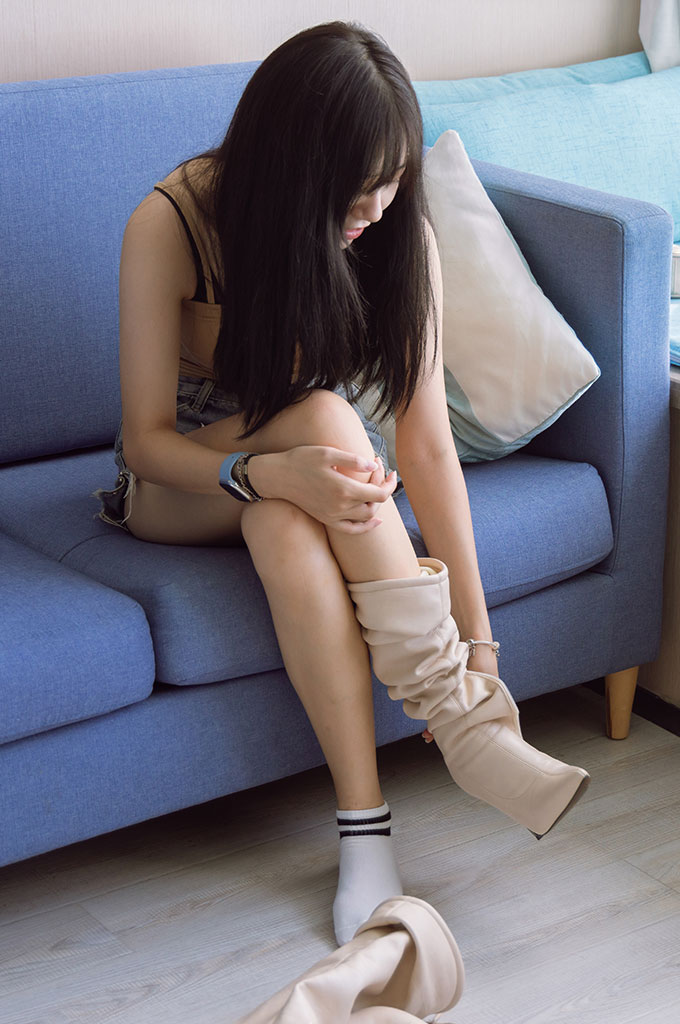 W172-高跟长靴、白棉袜、裸足