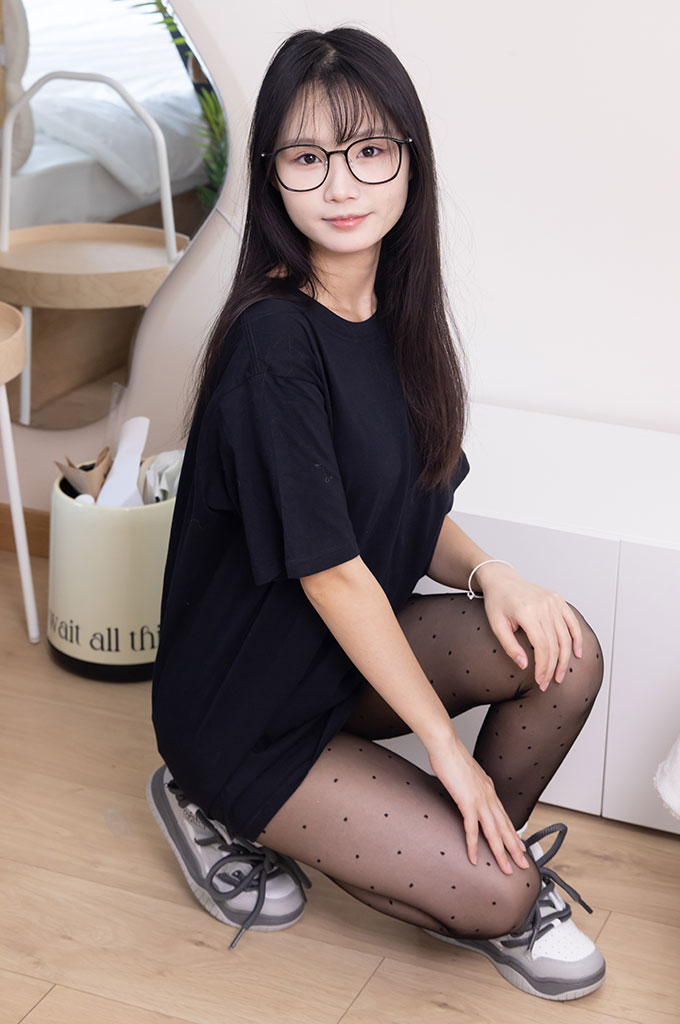 W176-板鞋、白棉袜、波点黑丝