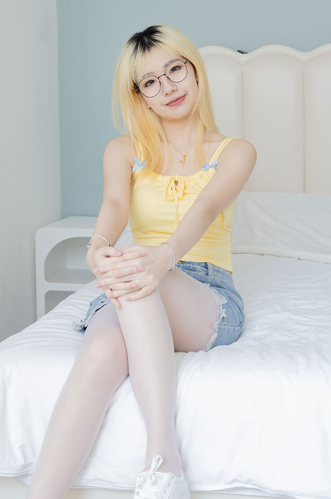 W189-板鞋、高跟鞋、薄黑丝、薄白丝、裸足