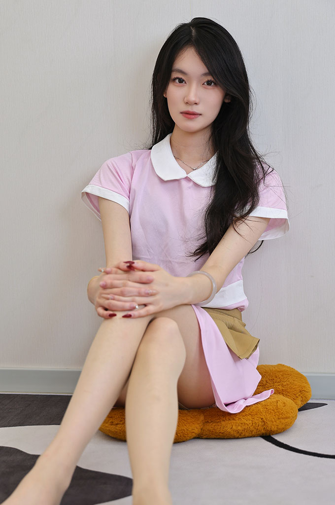 W215-好利来制服、肉色丝袜、平底鞋
