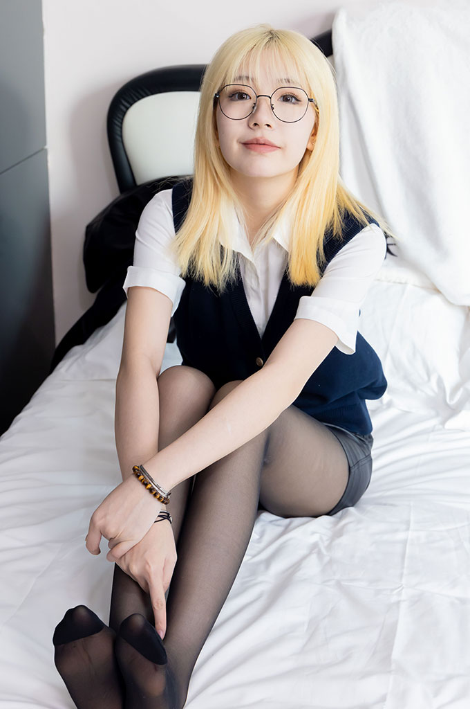 W300-高跟长靴、薄黑丝、皮衣外套、ol风