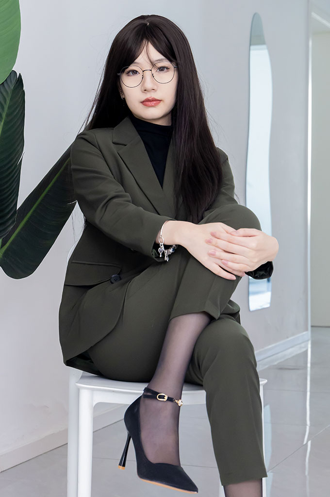 W307-高跟鞋、薄黑丝、裸足、ol制服、裤里丝